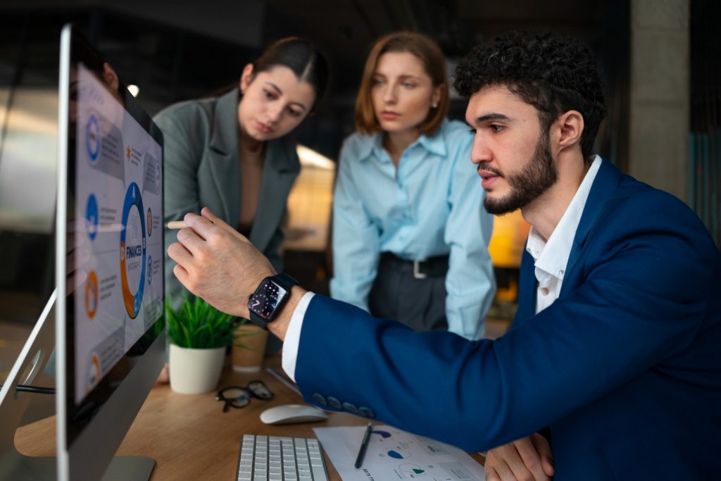 SEO consultants train your in-house team? Learn how SEO consultant training